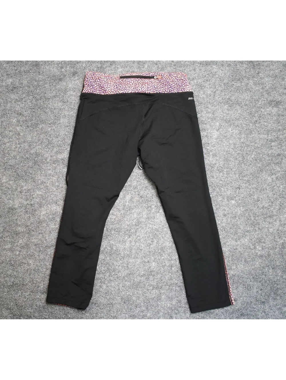 Women’s Nike Capris Size- S